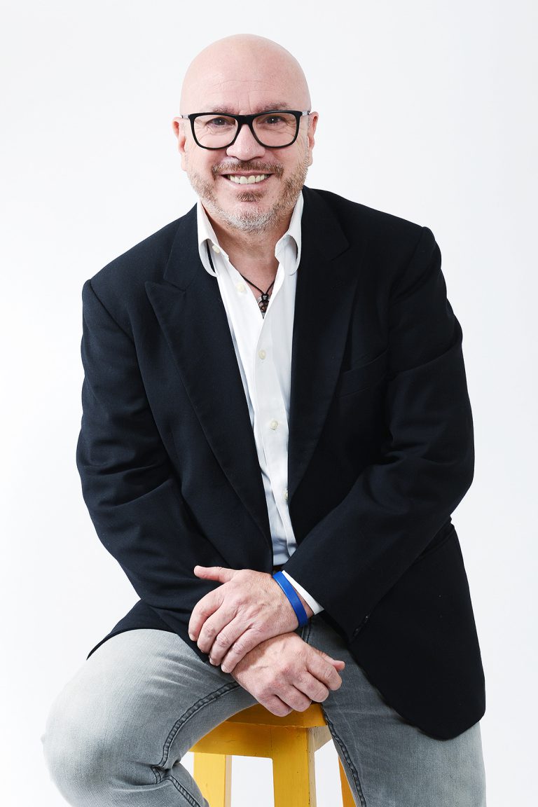 Luca Monticelli presenta il suo primo libro: “La comunicazione nell’era digitale”